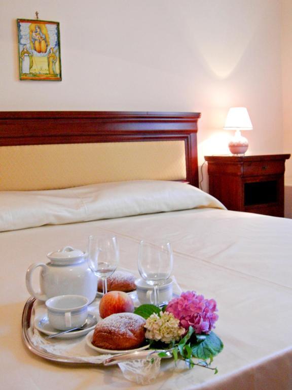 L' Antico Cortile Hotel Caserta Room photo